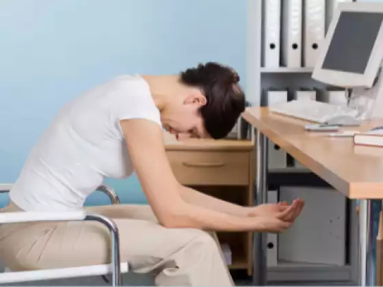 Deskside Yoga para Saúde Física e Mental