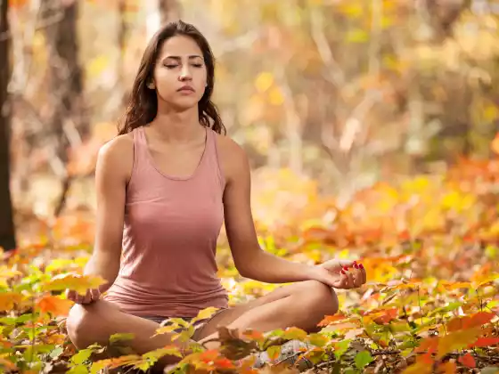 إعادة ضبط التأمل في منتصف الأسبوع مع دليل WU Leah Skurdal