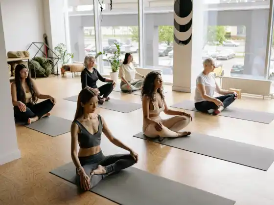 Flusso Yoga all'alba